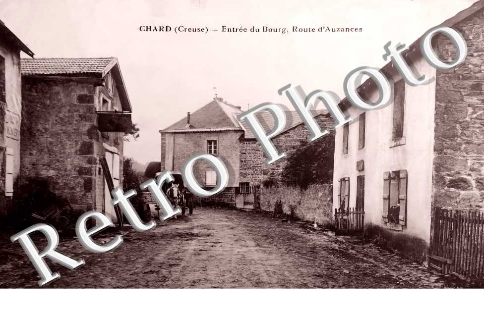 entrée du bourg , route d'Auzances