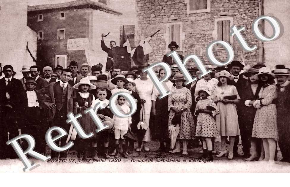 Le 18 juillet 1920 - GROUPE DE PAROISSIENS ET D&#039;ETRANGERS