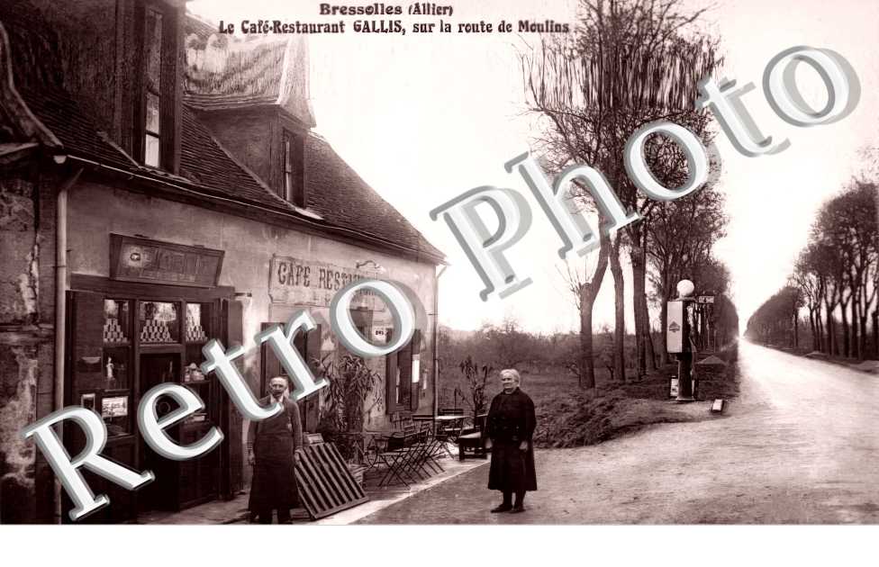 le Café-Restaurant Gallis sur la route de Moulins