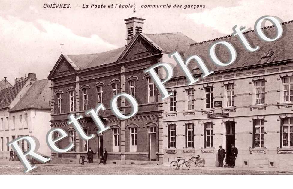 la Poste et l&#039;Ecole communale des garçons