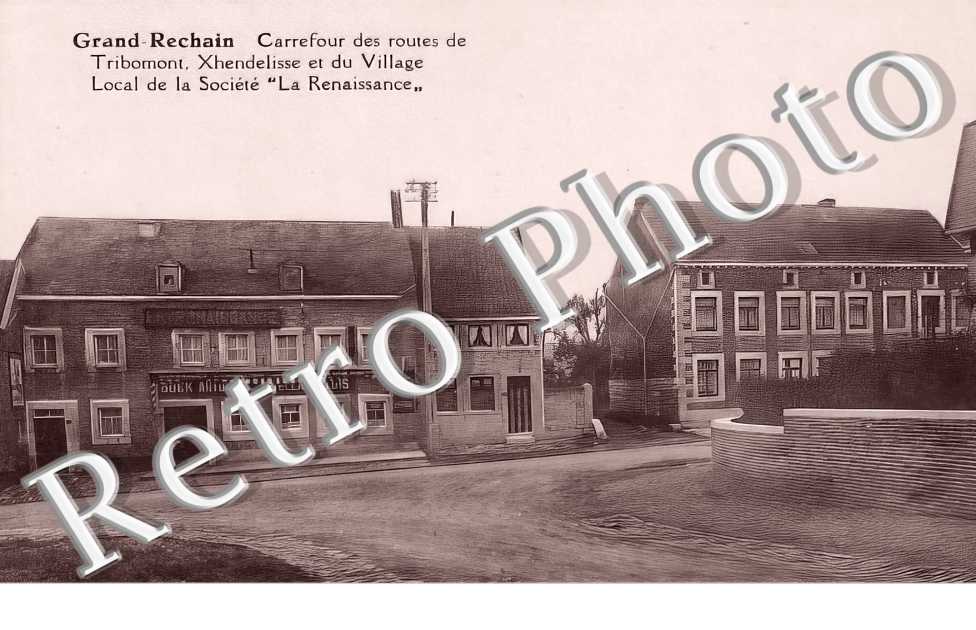Carrefour des routes de Tribomont, Xhendelisse et du village. Local de la Société " La Renaissance "