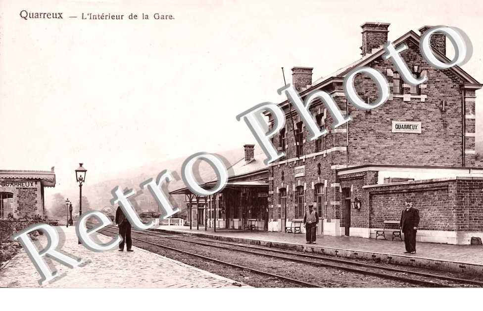l&#039;intérieur de la gare