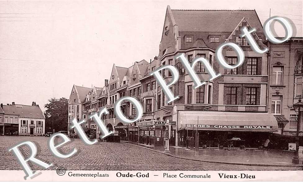 Oude-God. Place communale
