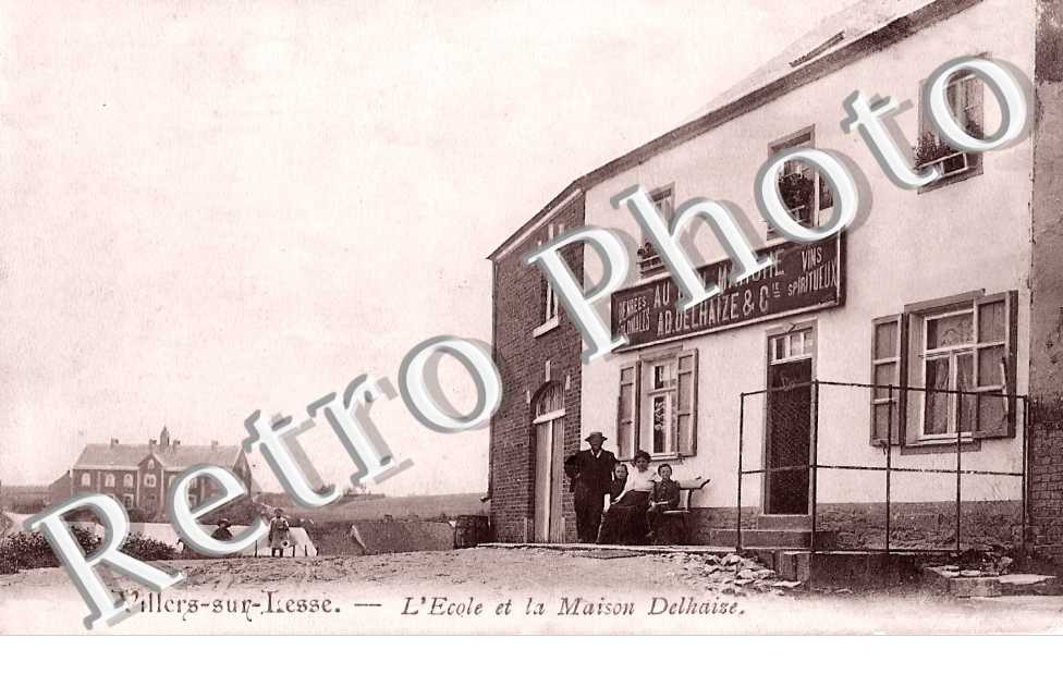l&#039;école et la Maison Delhaize