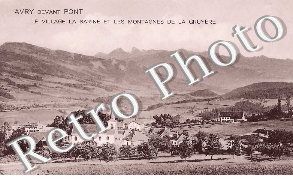 Avry devant Pont. Le village de la Sarine et les montagnes de la Gruyère