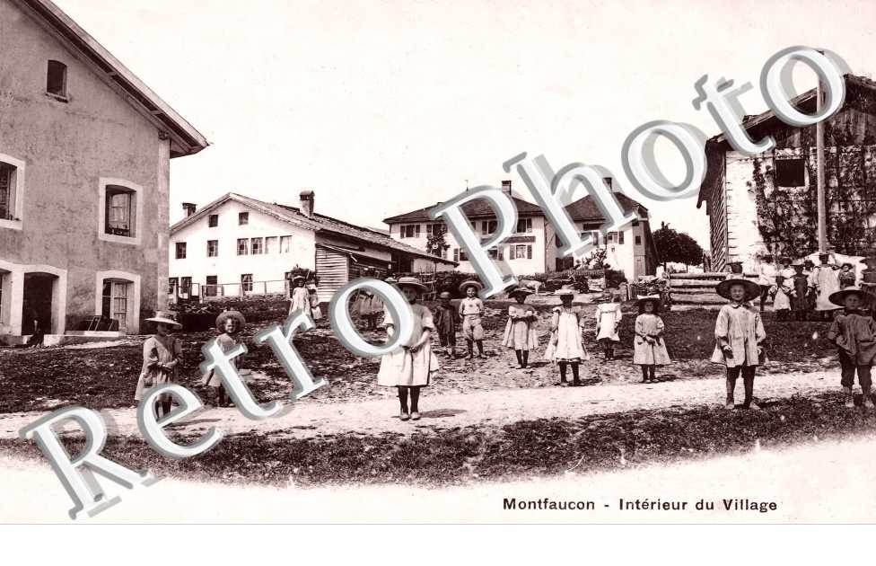 Intérieur du village