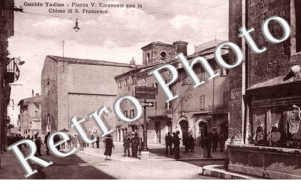 piazza V. Emanuele con la Chiesa di S. Francesco