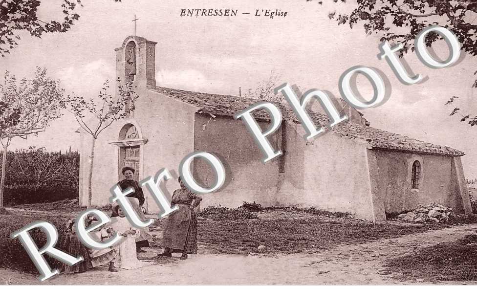 Entressen. L'église