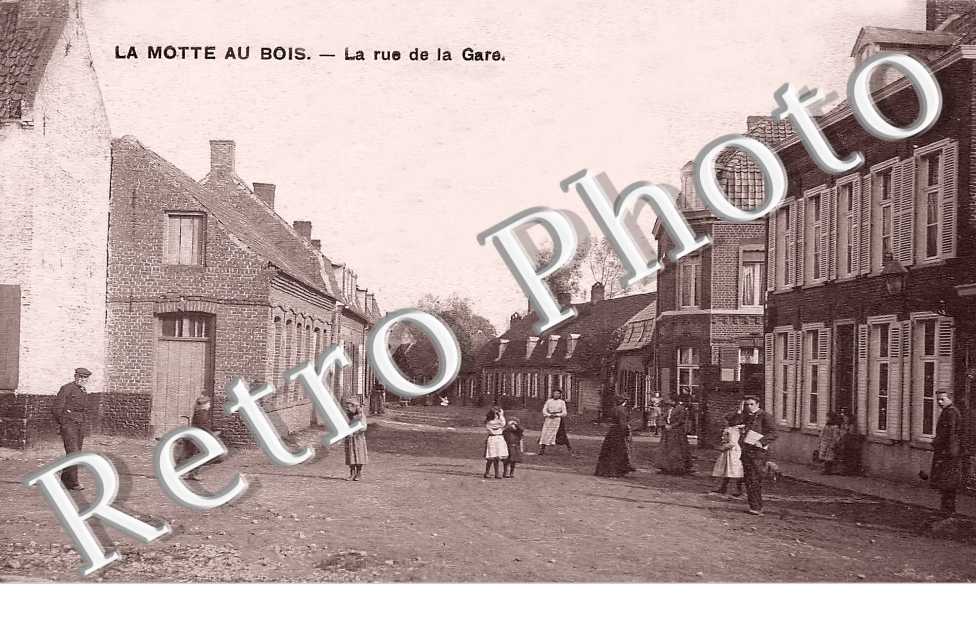 La Motte au Bois. La rue de la gare