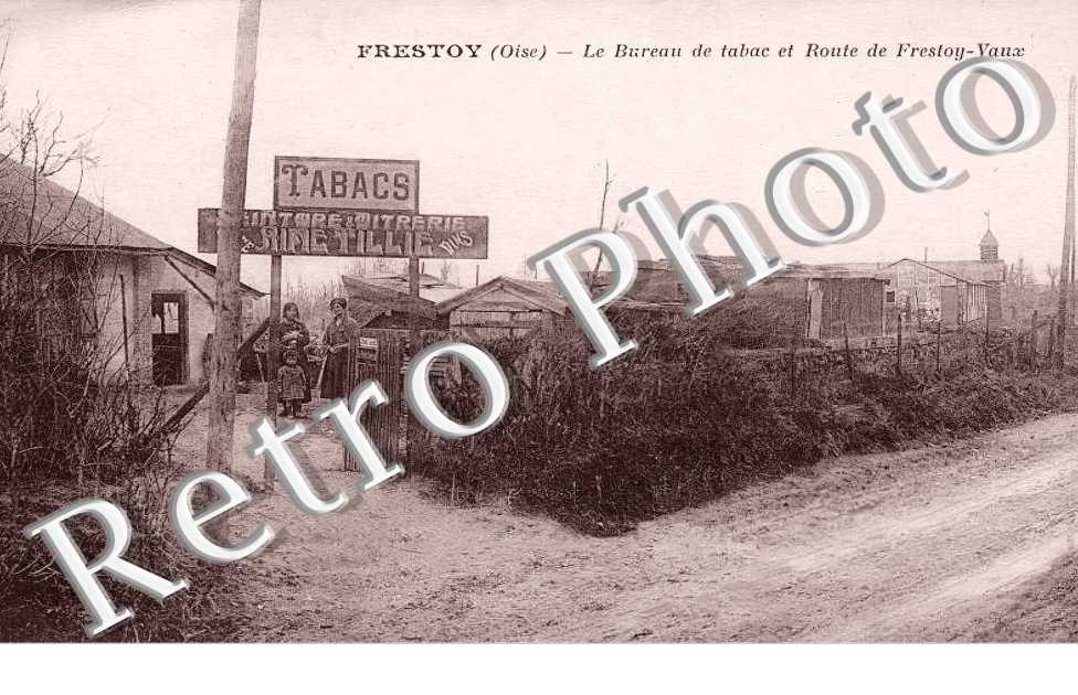le bureau de tabac et route de Frestoy-Vaux