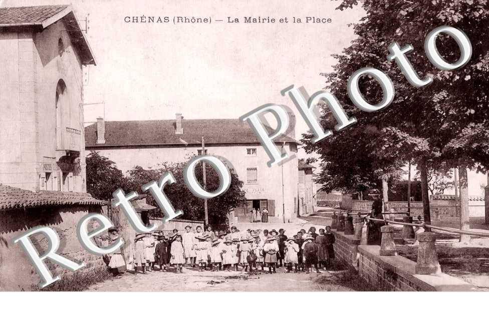 la mairie et la place