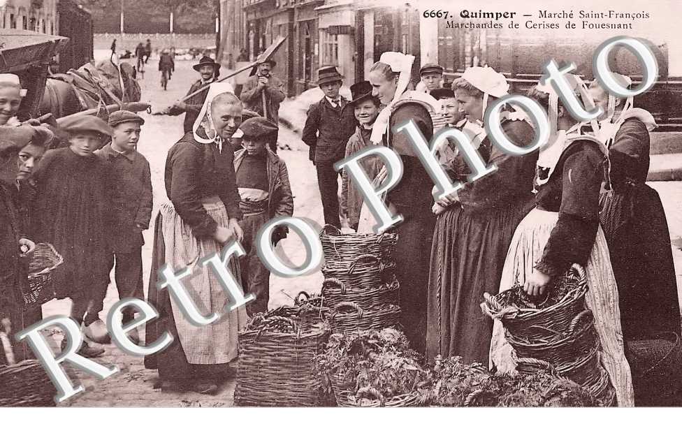 Marché Saint François. Marchandes de Cerises de Fouesnant