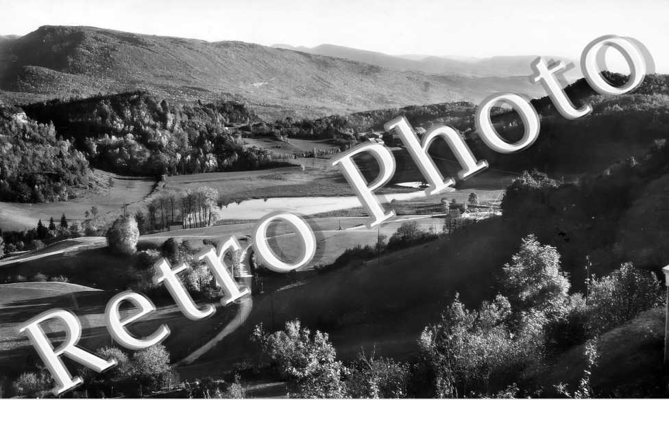  LE LAC ET LE HAMEAU DE CHANON