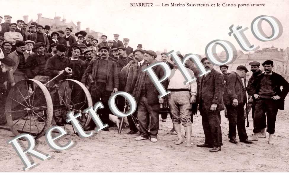 les marins sauveteurs et le canon porte-amarre