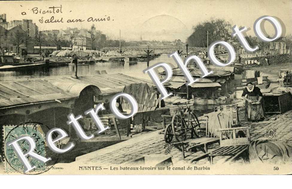 les bateaux lavoir sur le canal de barbin