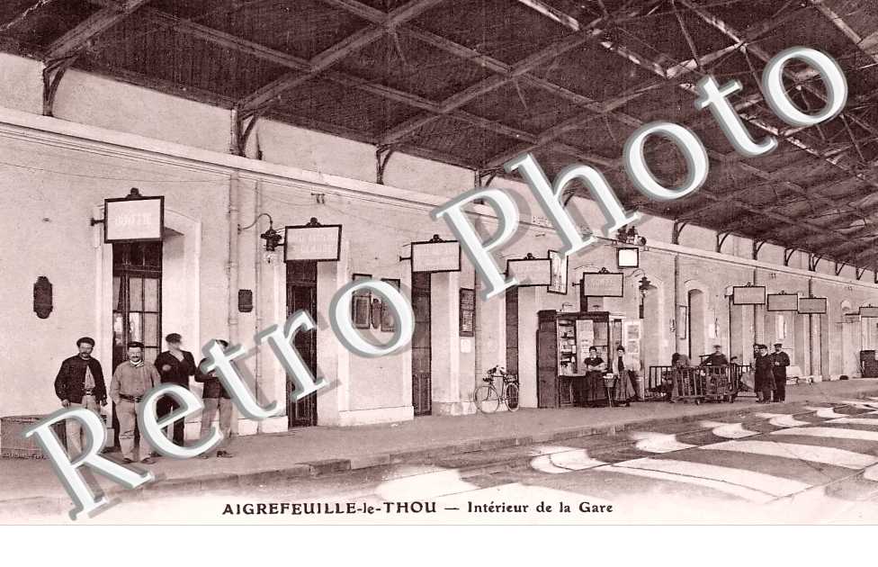 Aigrefeuille-le-Thou. Intérieur de la gare.