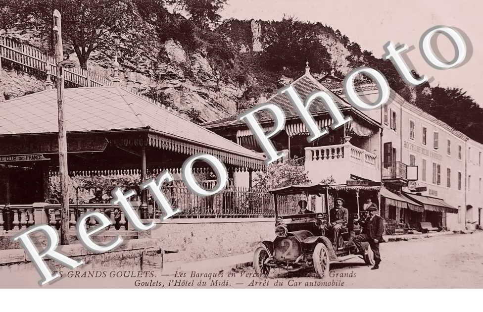 Les Grands Goulets. Les Baraques en Vercors. Hôtel du Midi. Arrêt du Car automobile.