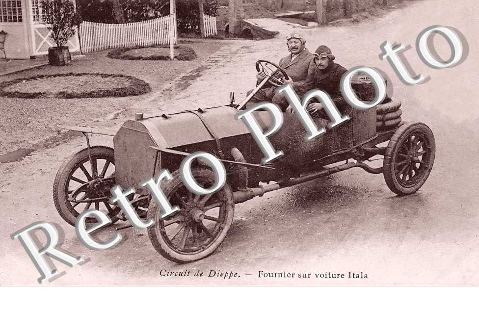 Fournier sur voiture Itala