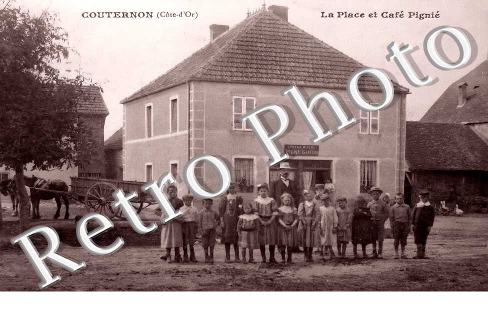 la Place et Café Pignié