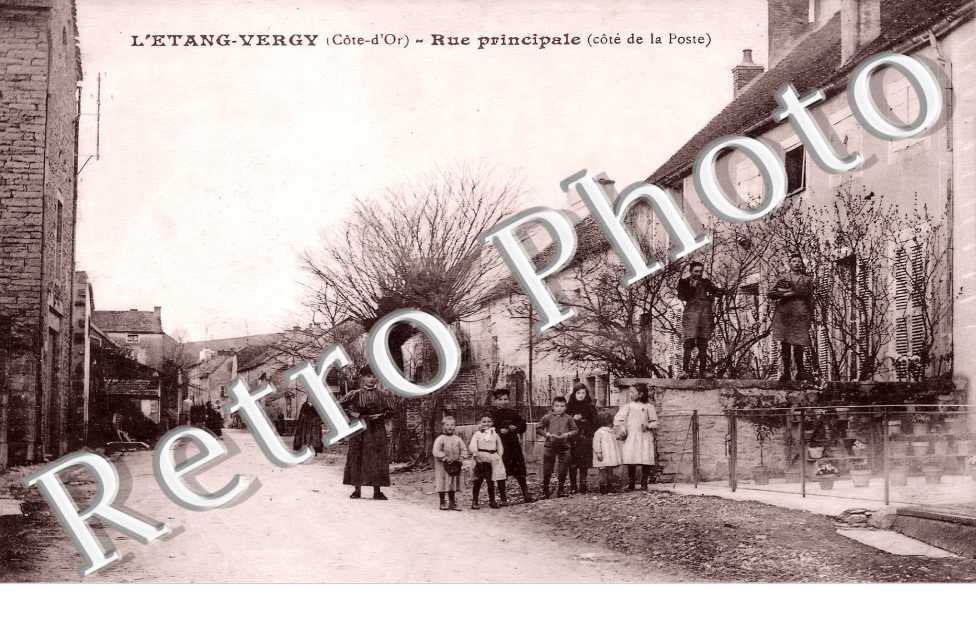 rue principale (côté de la Poste)