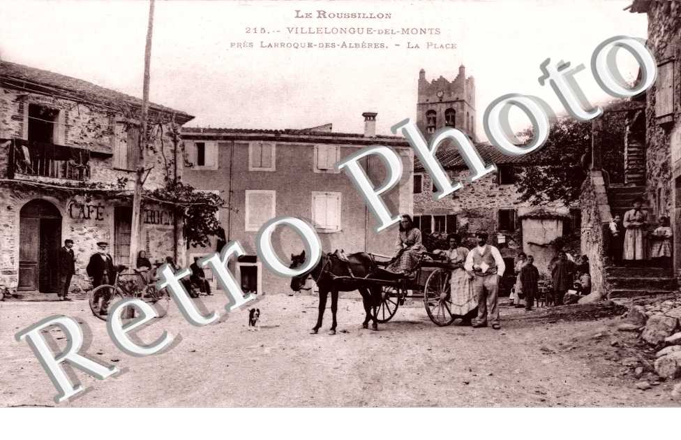 la place. Café Roca