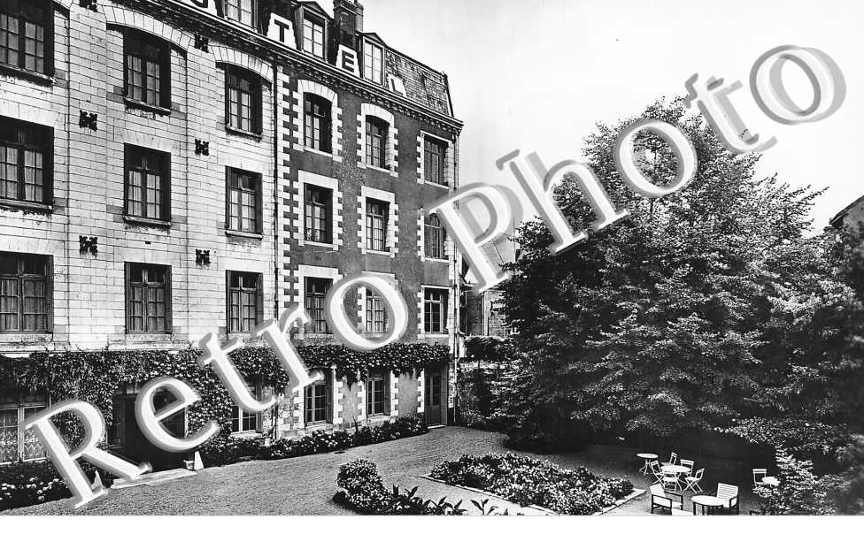 CENTRAL-HOTEL-TOURS   9, rue Berthelot 