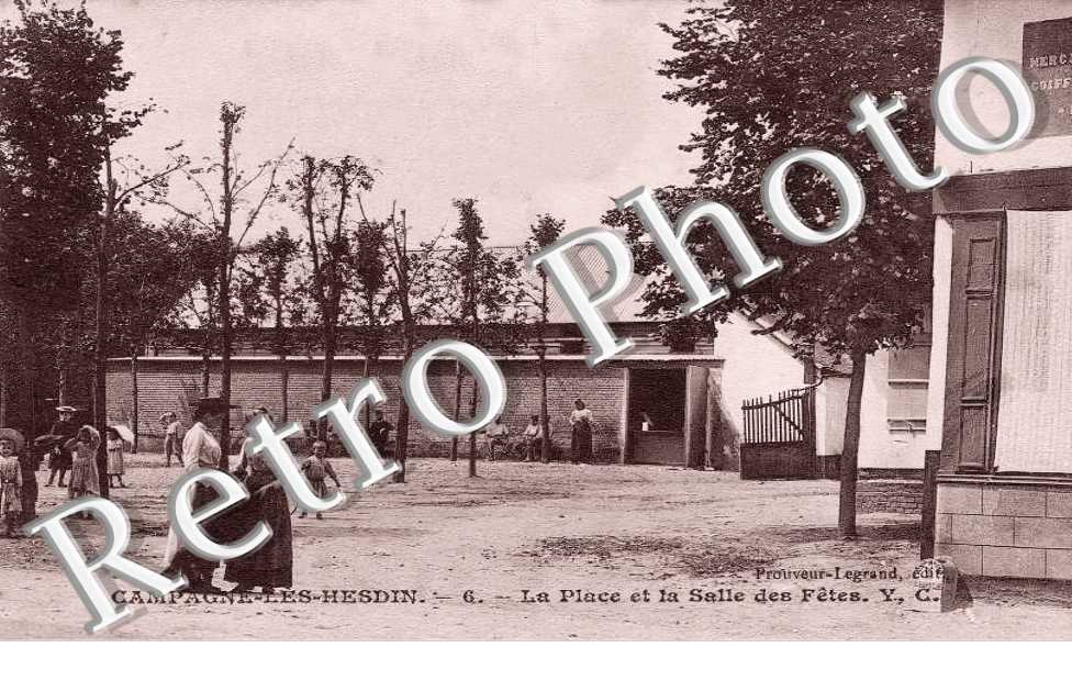 la place et la salle des Fêtes