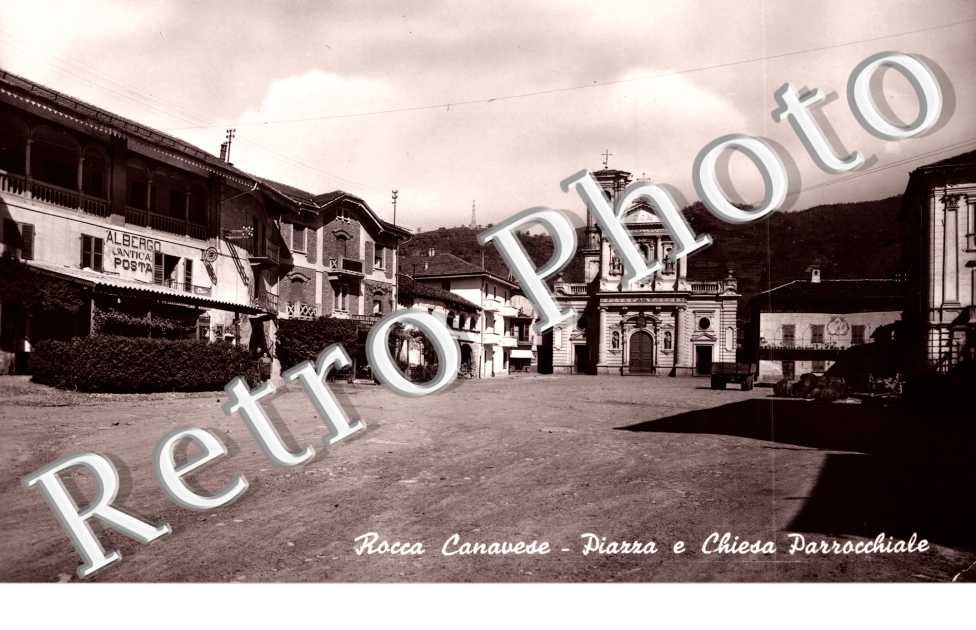 Piazza e Chiesa Parrocchiale
