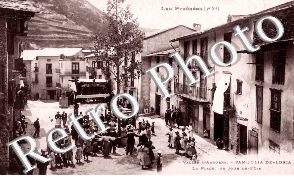 San Julia de Loria. La place un jour de fête