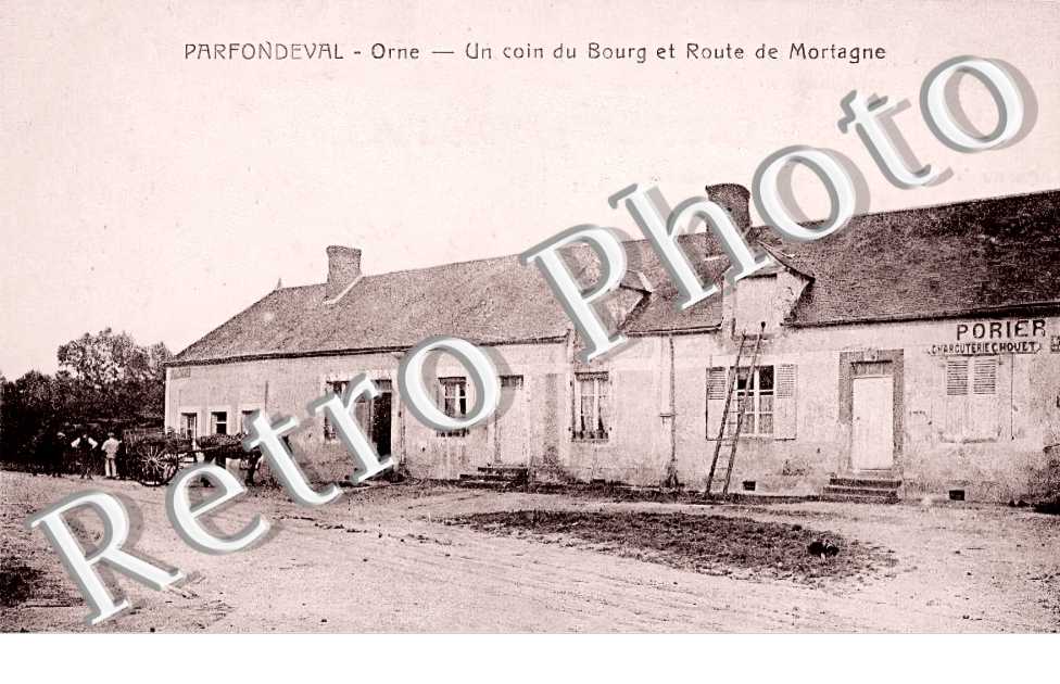 un coin du bourg et route de Mortagne