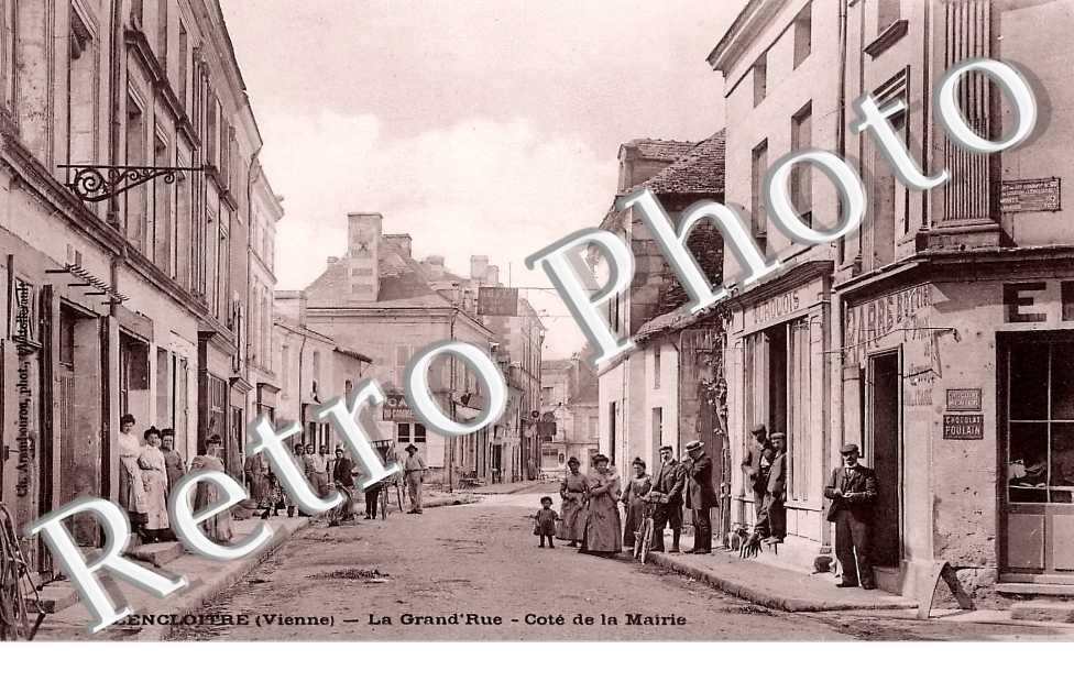 La grand'rue. Côté de la mairie