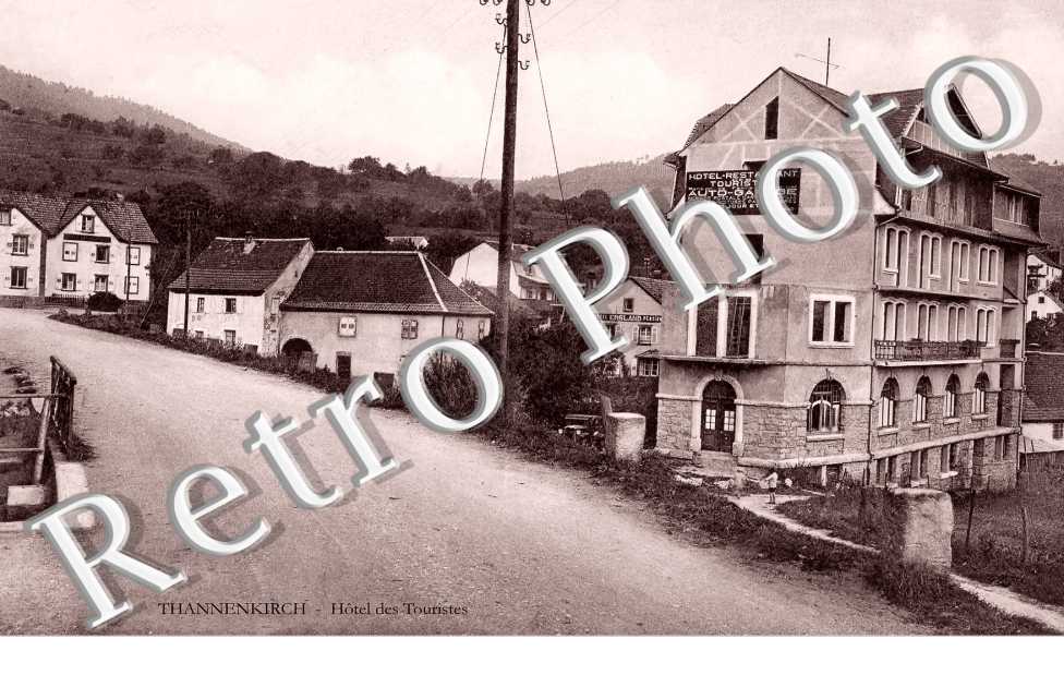 Hotel des Touristes. Auto-Garage