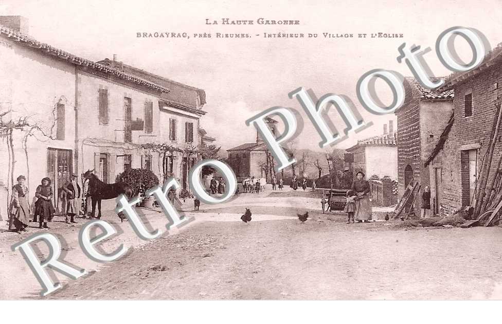 Intérieur du village et l&#039;église