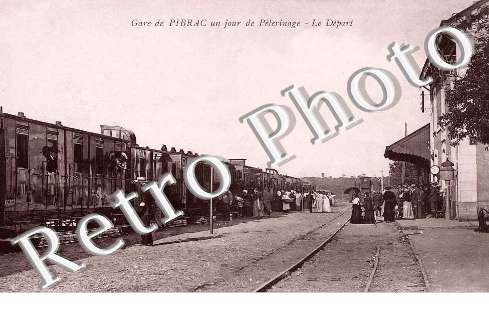 la gare un jour de pélerinage