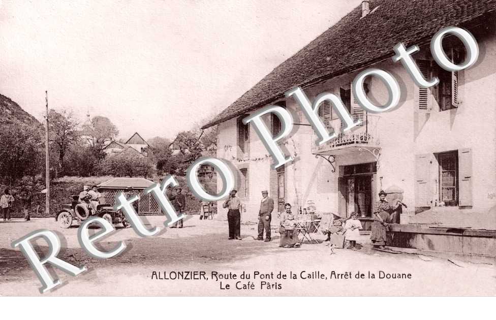Route du Pont de la Caille, Arrêt de la Douane. Le Café de Paris