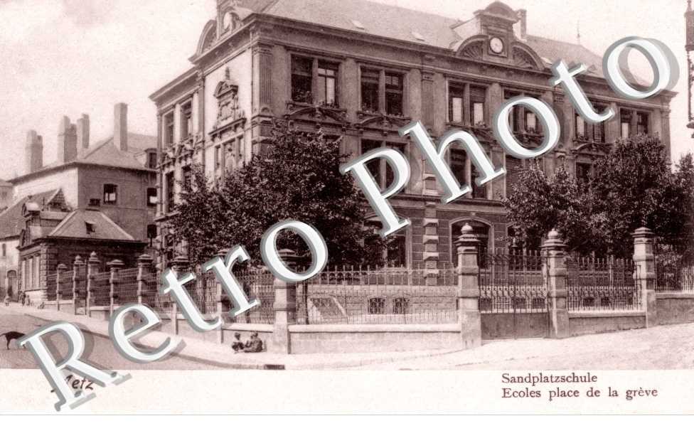 Ecoles place de la grève