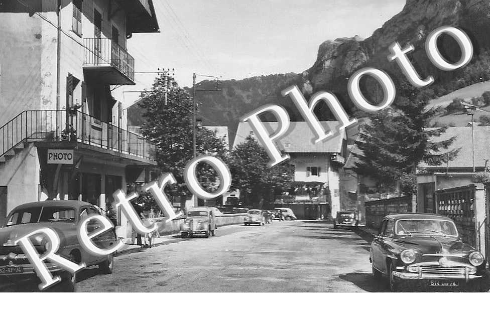 une rue. Magasin de Photo.