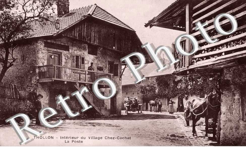 Intérieur du village Chez-Cachat. La Poste