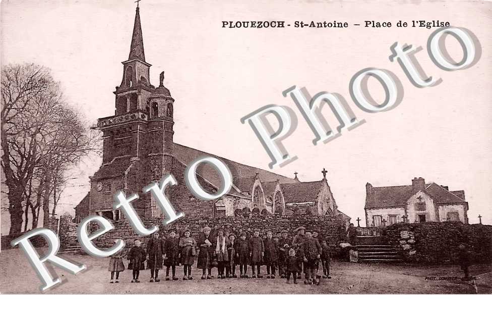 SAINT-ANTOINE. Place de l&#039;église