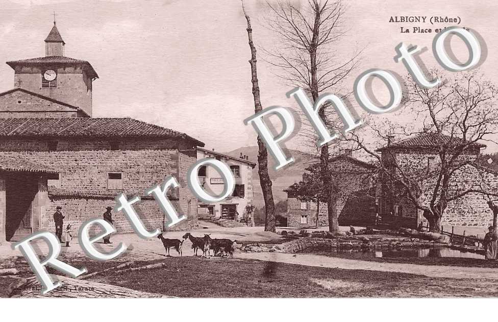 la place et l'école