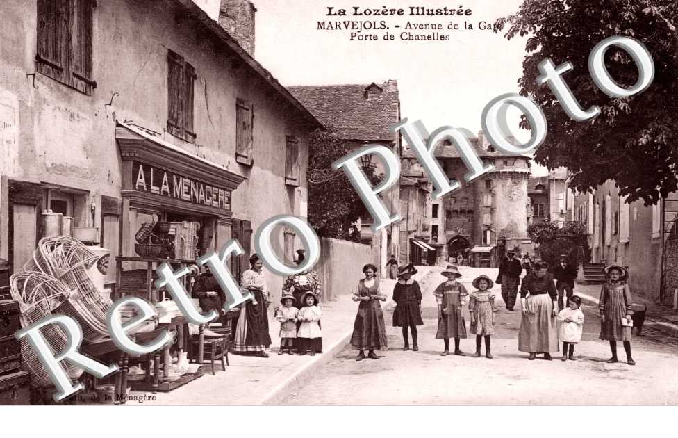 Avenue de la gare. Porte de Chanelles. A La Ménagère.