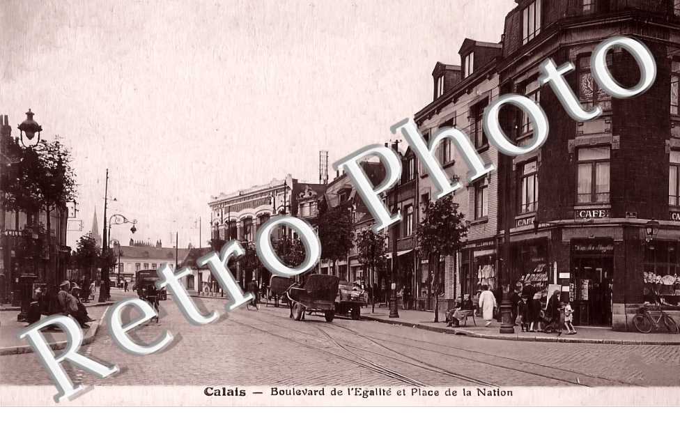 Boulevard de l'égalité et Place de la Nation.
