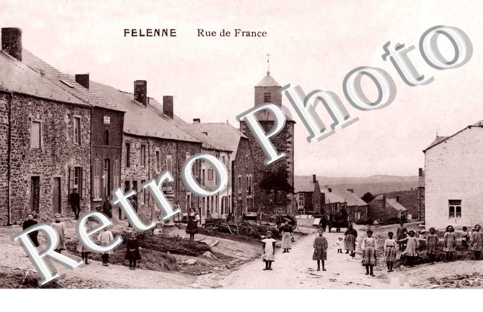 Felenne. Rue de France. Eglise