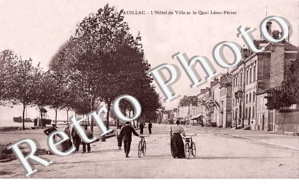 L&#039;Hôtel de Ville et le quai Léon-Périer
