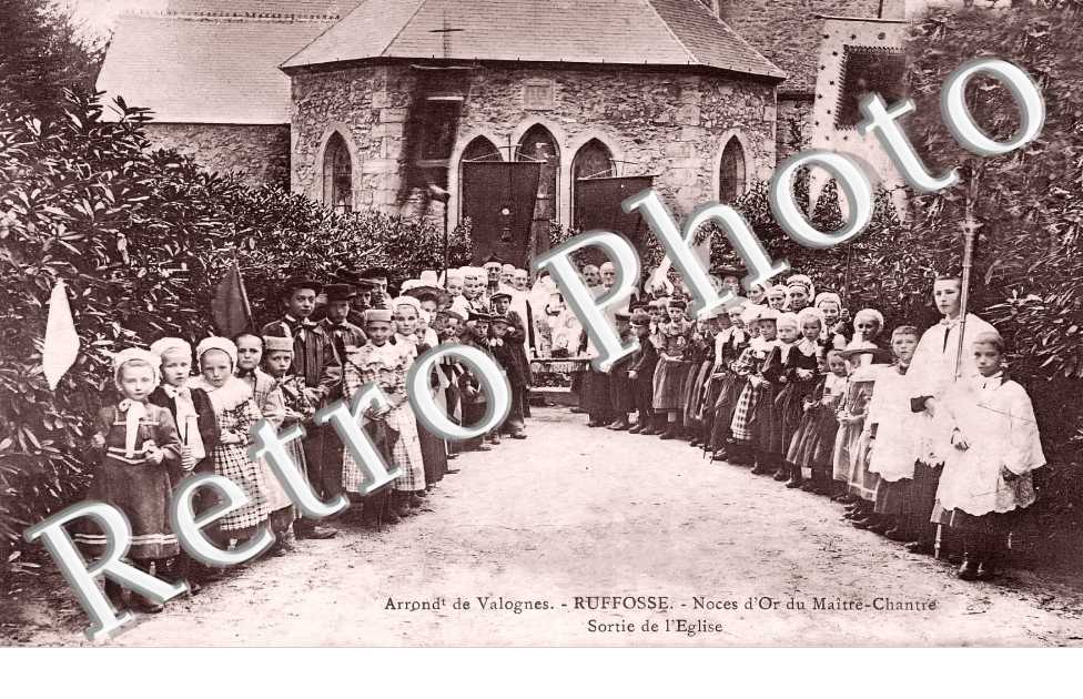 RUFFOSSE Noces d&#039;Or du Maître-Chantre. Sortie de l&#039;église