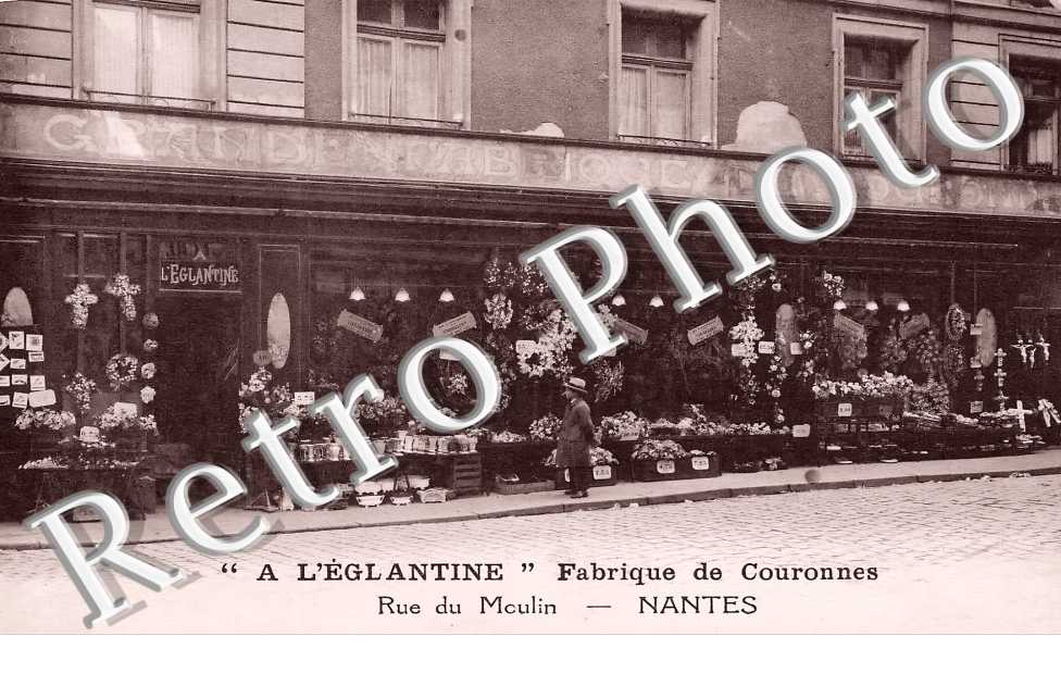 A l&#039;Elégante. Fabrique de Couronnes. Rue du Moulin
