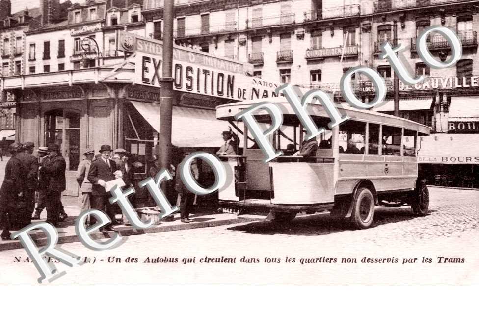 Un des autobus qui circulent dans tous les quartiers non desservis par les Trams