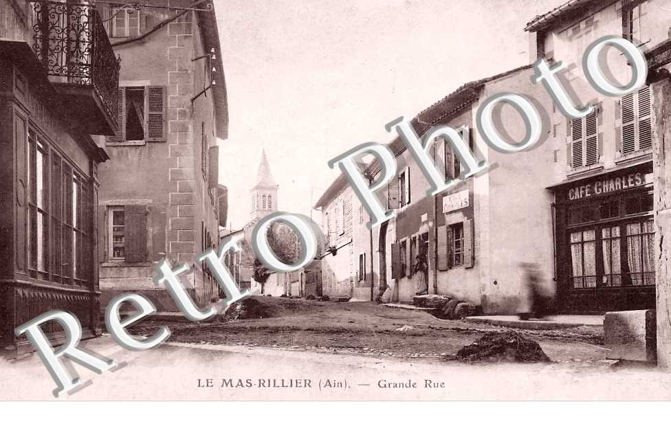 Le Mas-Rillier. Grande Rue
