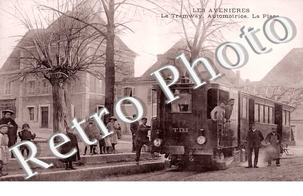 le Tramway. Automotrice. La place