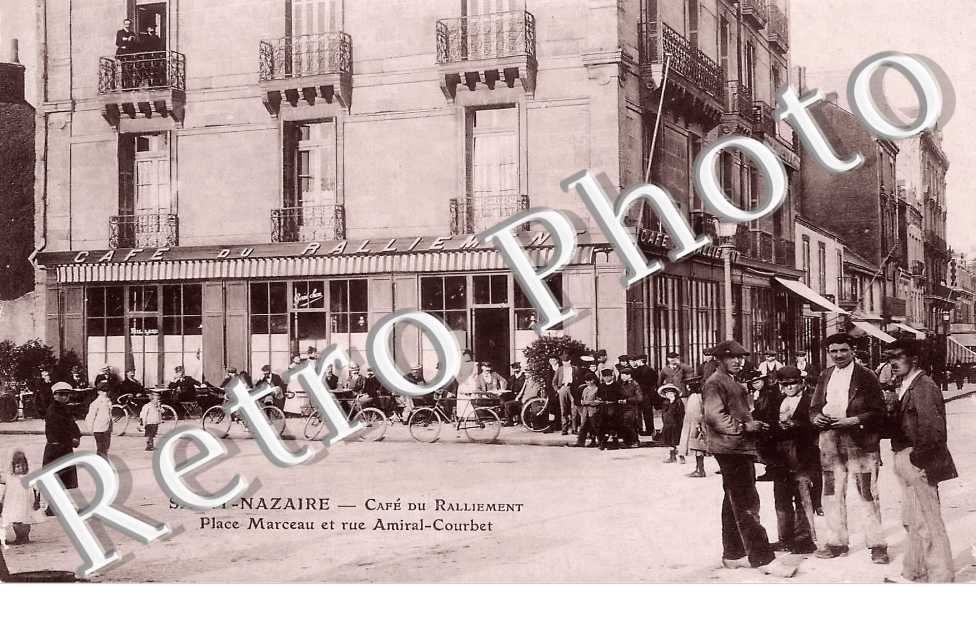 Café du Ralliement. Place Marceau et rue Amiral Courbet
